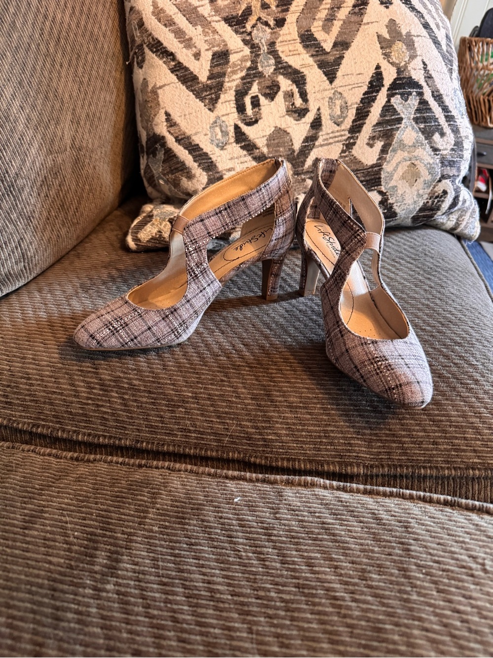 Lifestride Plaid Pointed-Toe Cutout Pump - Taupe/Black
NWOT size 
8 1/2